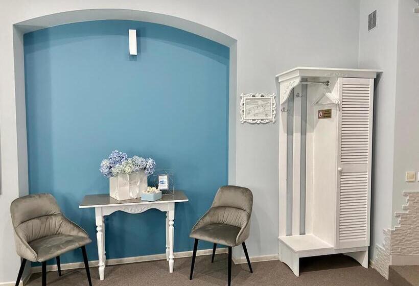 سوییت جونیور با بالکن, Family Residence Boutique