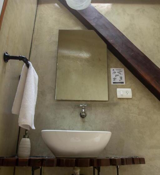 レイクビュースタンダードルーム, The Yak Lake House   Hostal
