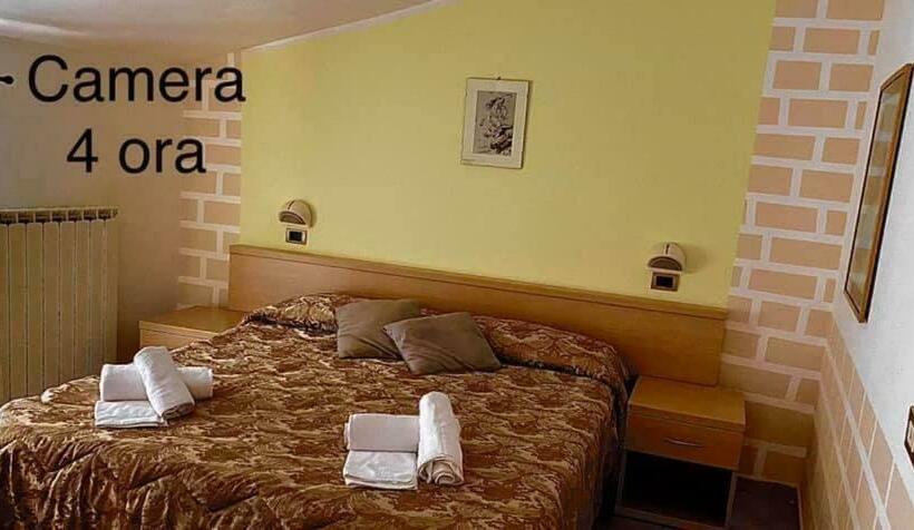 Quarto Triplo Estandar, Affittacamere Le Rondini