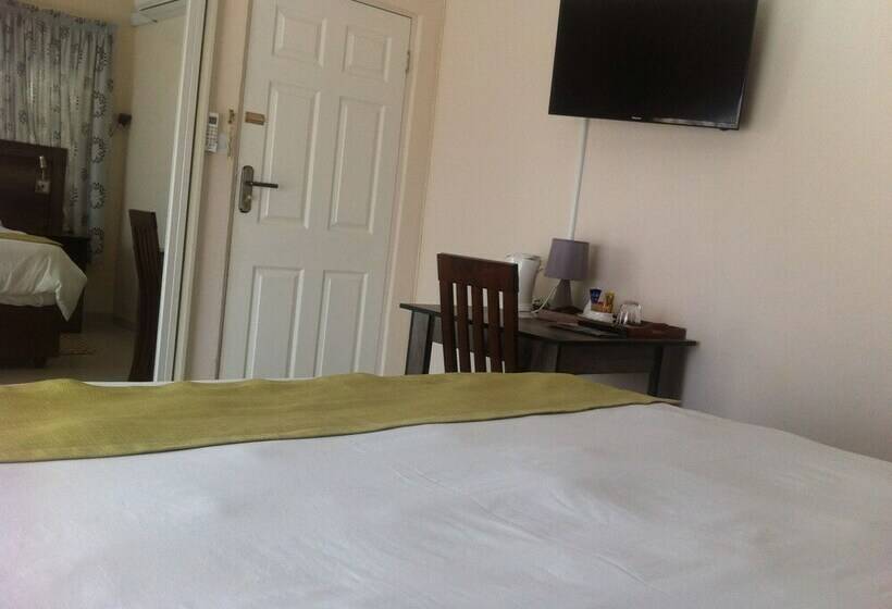 اتاق استاندارد, First Avenue Guest House