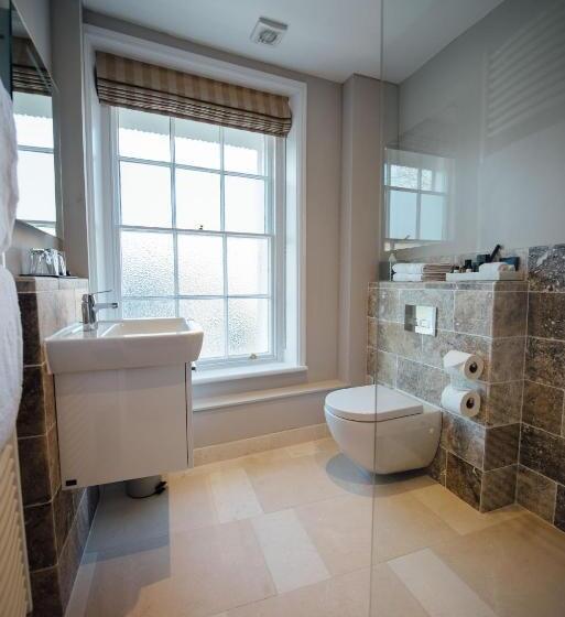 Номер Deluxe, Banyers House