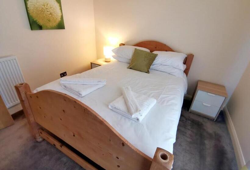 Апартаменты 3 Спальни, Morecambe Rooms