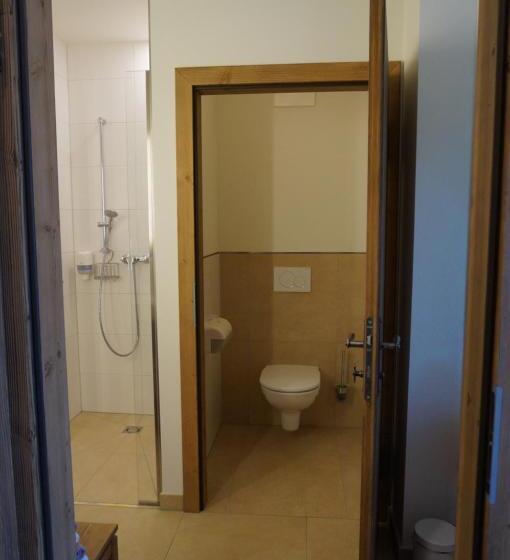 Номер Стандарт с Балконом, Weingut Und Gästezimmer Perner