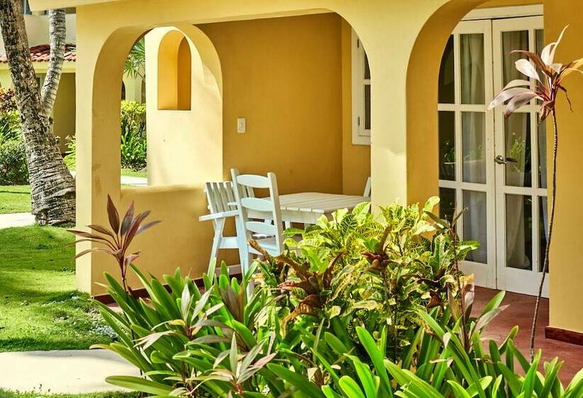 سوئیت جونیور با چشم‌انداز, Los Corales Beach Village