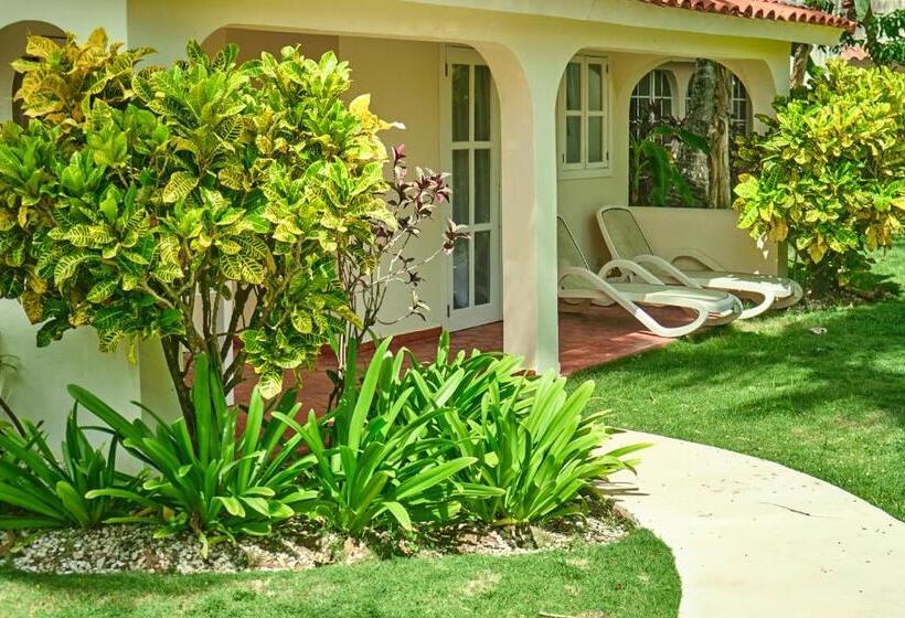 سوئیت جونیور با چشم‌انداز, Los Corales Beach Village