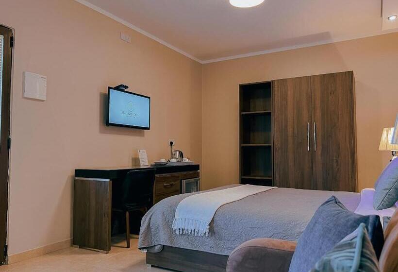 اتاق استاندارد سه تخته با چشم‌انداز باغ, Il Gardjola Bed And Breakfast