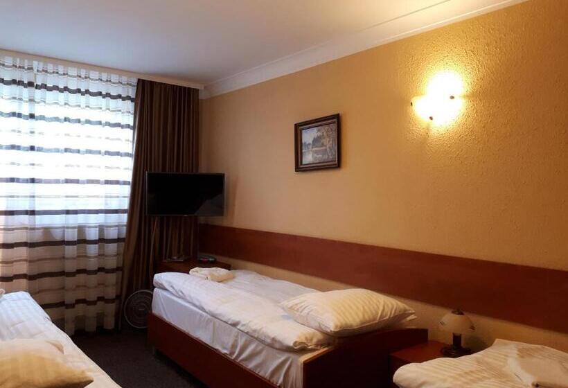 Номер Стандарт Трехместный, Motel Arkadia