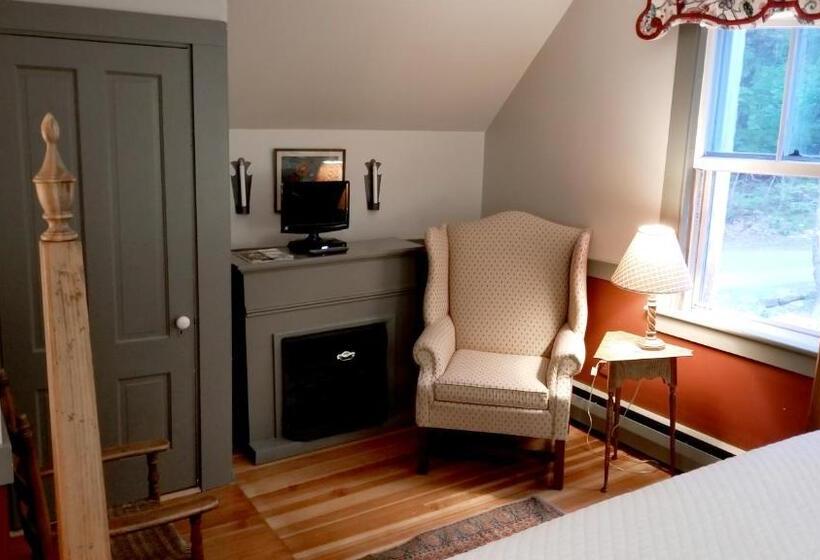 חדר סטנדרט עם מיטת קינג, Timbercliffe Cottage Inn