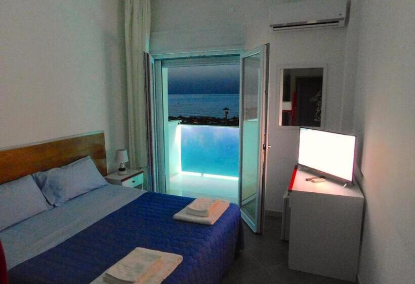 غرفة قياسية رباعية, Albergo Lido Diomedee