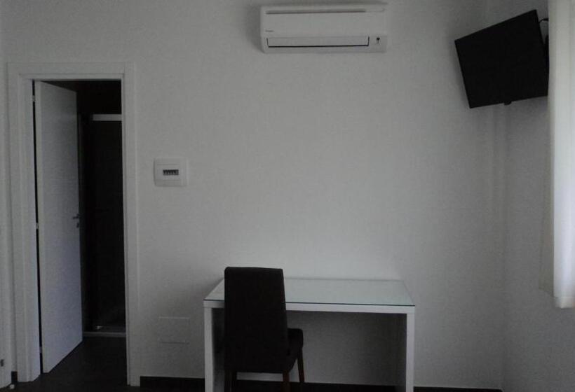 اتاق استاندارد سه نفره, Il Melograno B&b