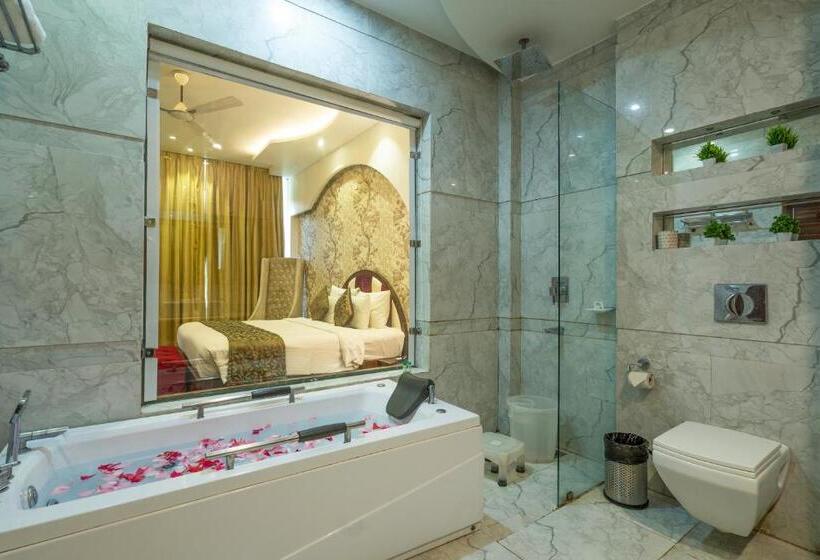 Президентский Люкс, Winsome Resort & Spa Corbett