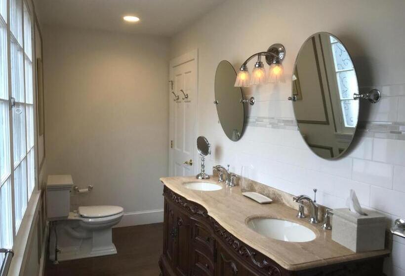 Стандартный Номер Кровать Кинг, Ivy Manor Inn Village Center