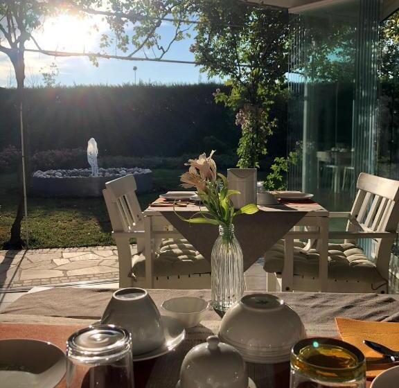 Четырехместный Номер Стандарт Вид на Сад, La Casa Di Linda