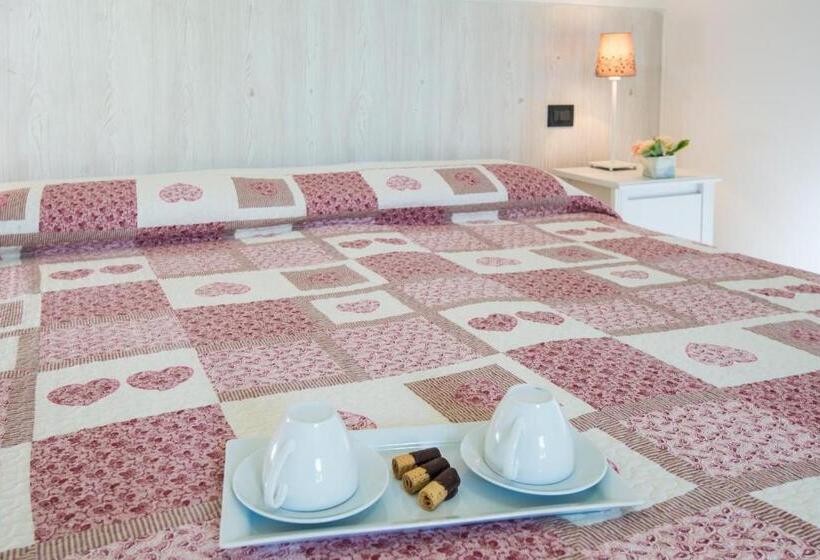 Номер Стандарт Вид на Сад, La Casa Di Linda