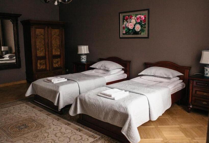آپارتمان سوپریور 1 خوابه, British Club Lviv