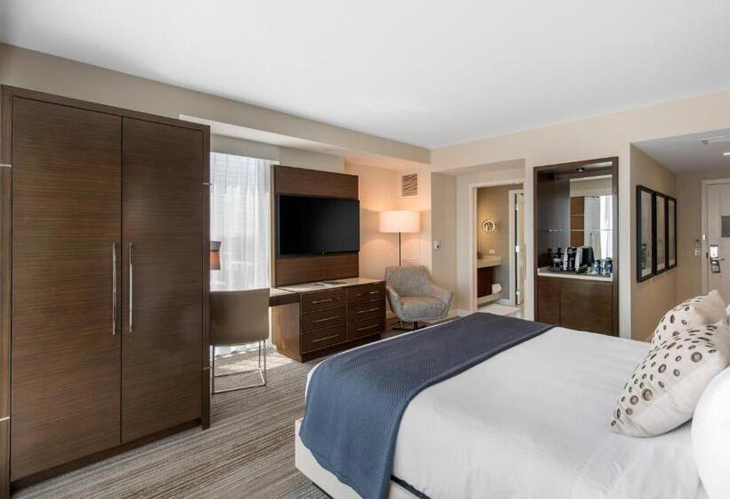 带大床的行政房间, Omni Frisco At The Star