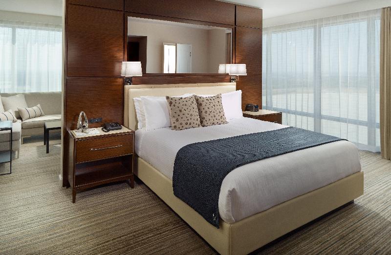 带大床的套房, Omni Frisco At The Star