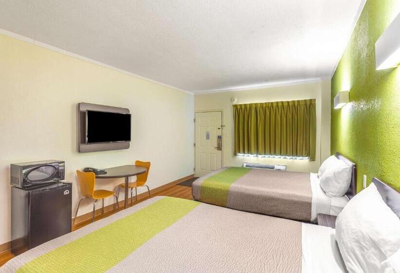 חדר סטנדרט מותאם לאדם עם מוגבלויות, Motel 6huntington, Wv