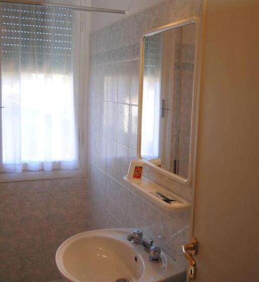 اتاق استاندارد سه نفره, Casa Diomira