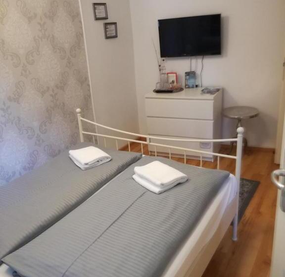 Quarto Basic, Castle