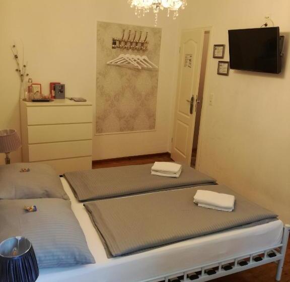 Quarto Basic, Castle