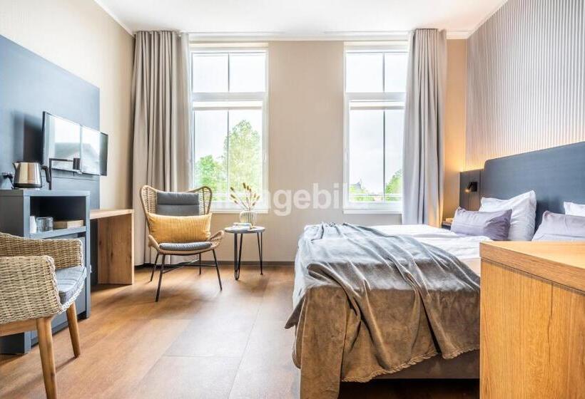 Номер Стандарт с Балконом, Arthotel Bakker