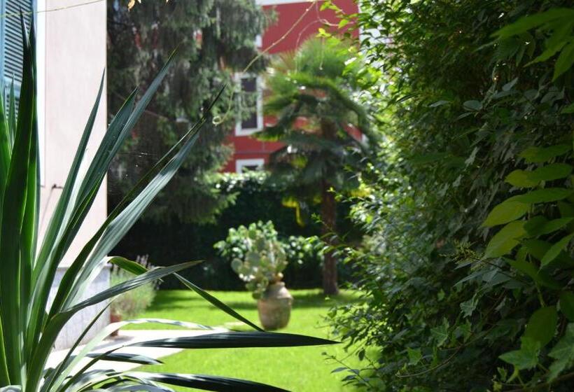 Номер Deluxe, Al Giardino Degli Artisti