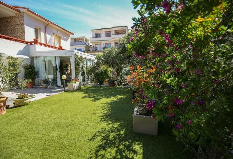 Quarto Triplo Deluxe, Villa Piana