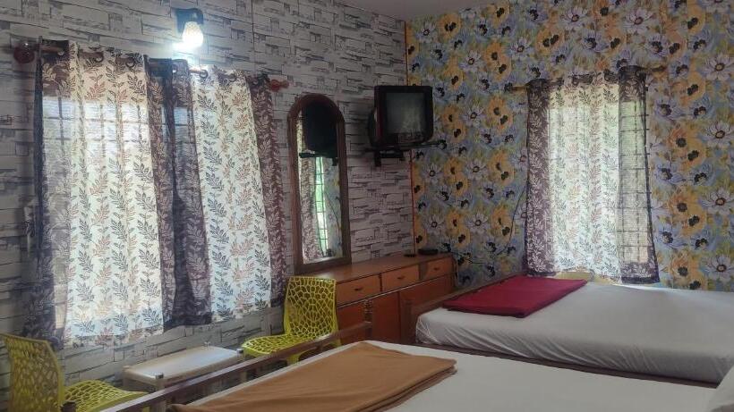 サイドシービューファミリールーム, Yelagiri Residency