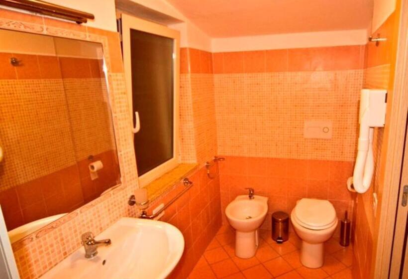 استودیو استاندارد با تراس, La Marinella