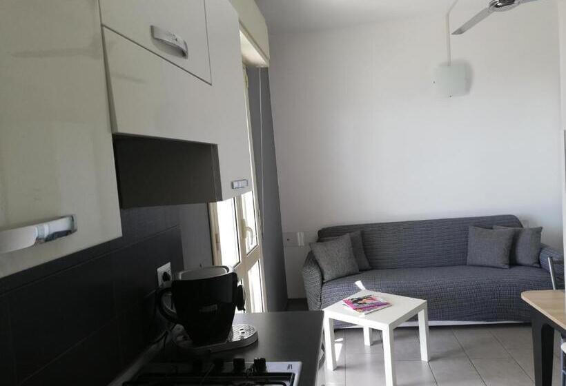 Apartamento 1 Dormitório Vista Mar, La Scogliera
