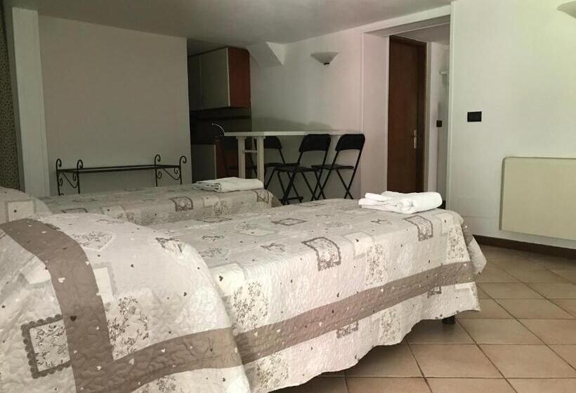 اتاق استاندارد چهار تخته, Rosarancio
