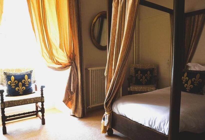 Номер Superior, Hôtel Restaurant Le Manoir De Montesquiou