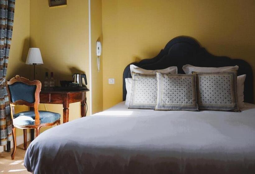 Номер Superior, Hôtel Restaurant Le Manoir De Montesquiou