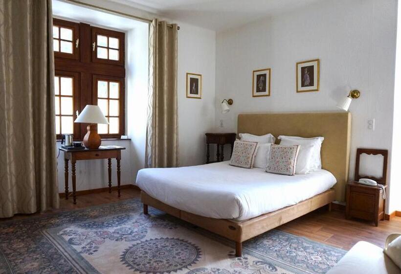 Номер Superior, Hôtel Restaurant Le Manoir De Montesquiou