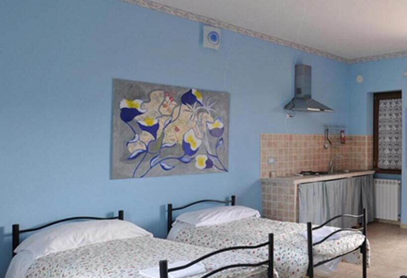 Номер Стандарт Трехместный, Country House Al Faraone