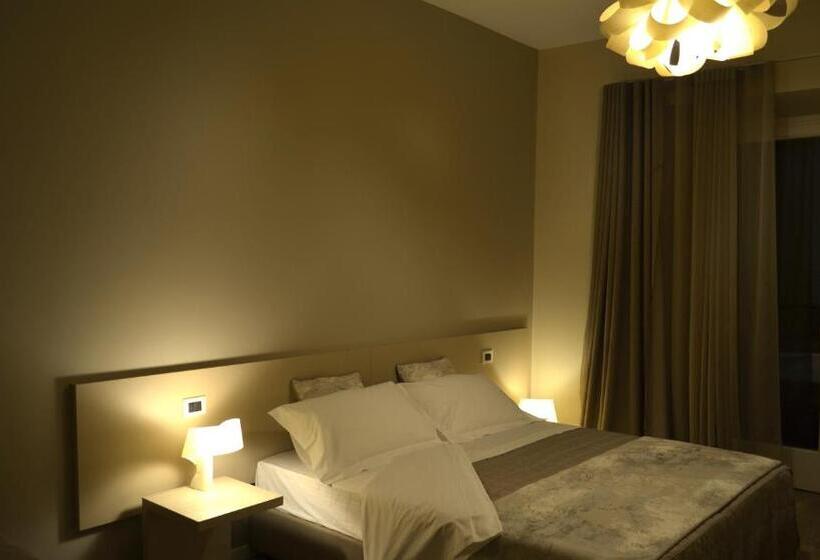 Трехместный Номер Стандарт с Балконом, Daman Rooms & Breakfast