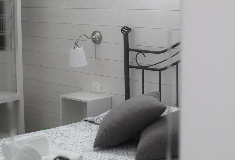 Семейное Студио, Bed & Breakfast Mafi