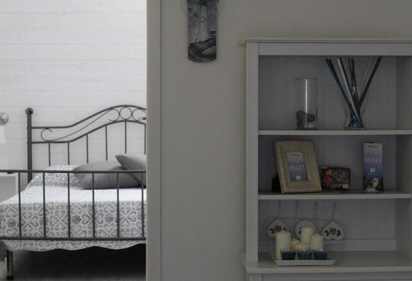 Семейное Студио, Bed & Breakfast Mafi