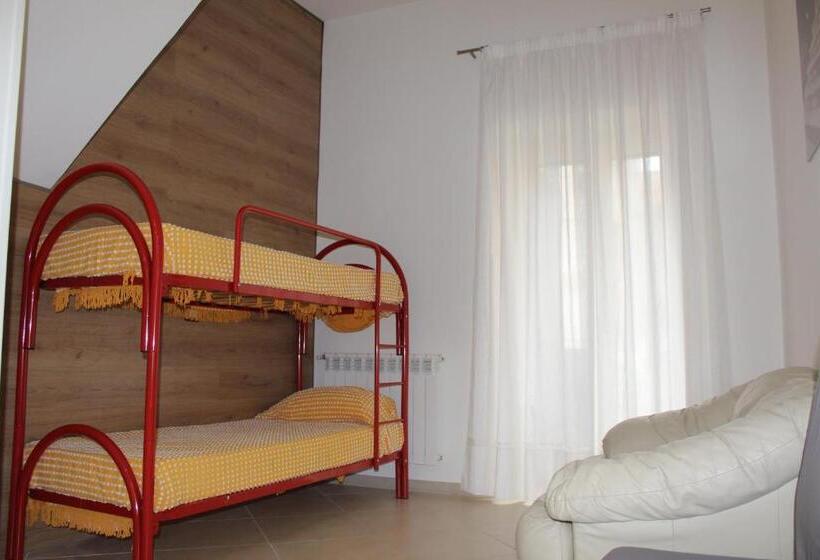 Четырехместный Номер Стандарт, Agorà Akrai B&b