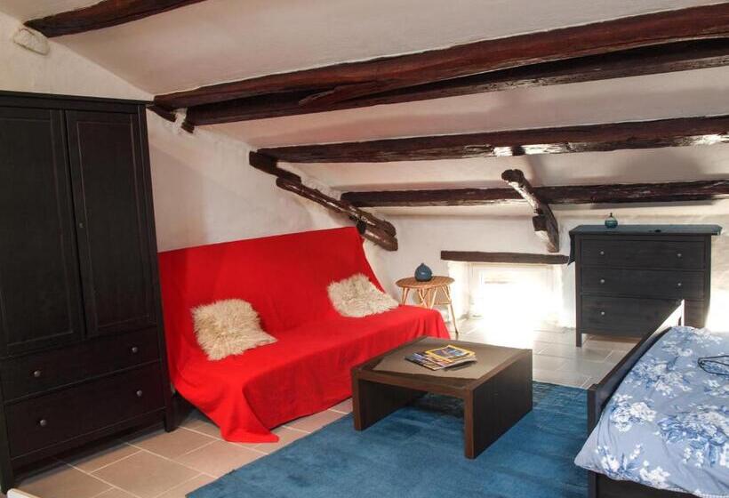 1 Bedroom Penthouse Apartment, Apartments Hemingway House