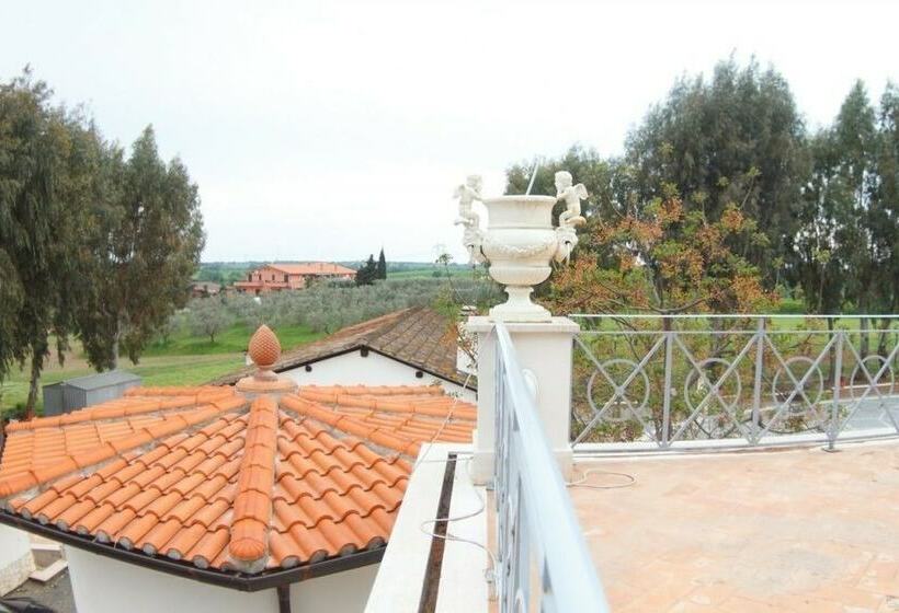 Quarto Estandar, Villa Strampelli