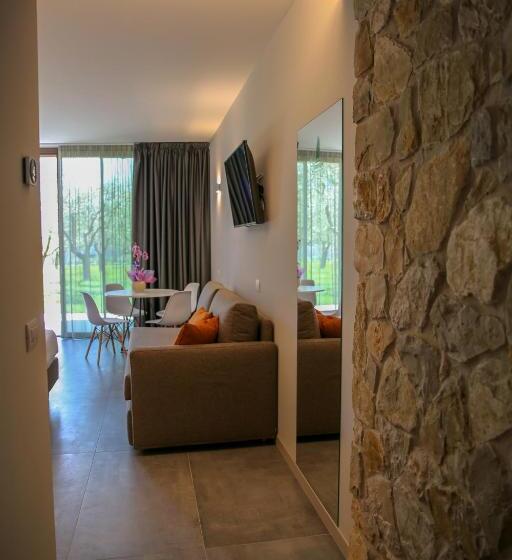 标准工作室带泳池景, La Cipressina B&b
