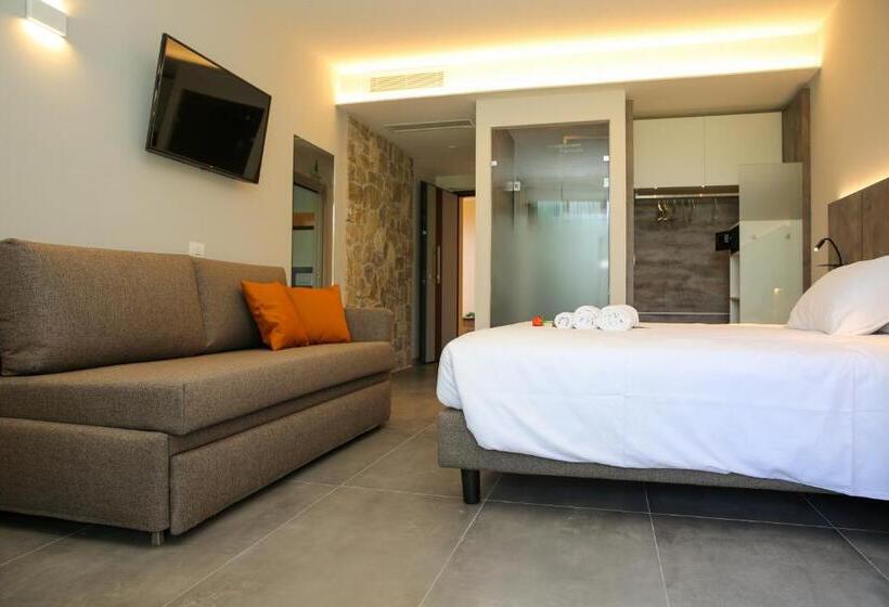 标准工作室带泳池景, La Cipressina B&b