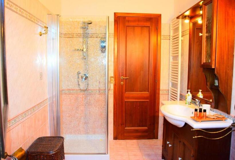 اتاق استاندارد سه تخته با بالکن, B&b Sedici Pini