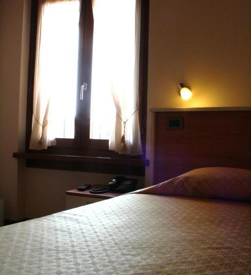 اتاق استاندارد یک نفره, Bed&wine