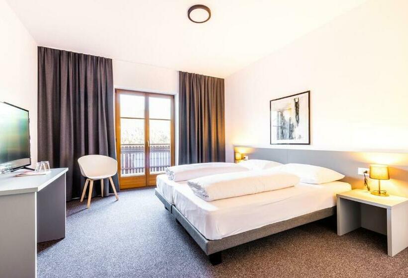 Quarto Estandar com Sacada, Restaurant Putzer