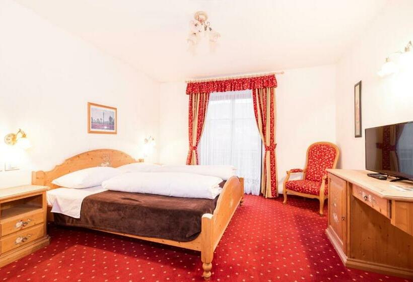 Quarto Estandar com Sacada, Restaurant Putzer