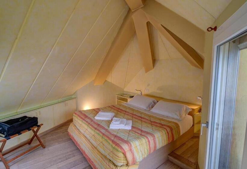 Полулюкс с Балконом, Il Colombé B&b