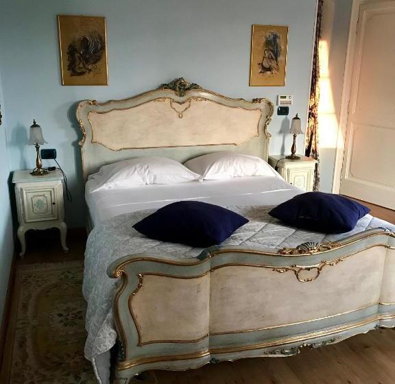 اتاق خانوادگی با چشم‌انداز استخر, B&b Villa Botto